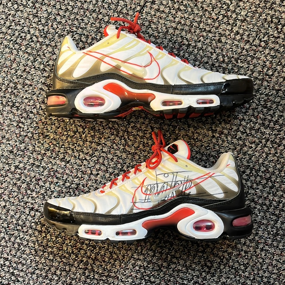 Nike Air Max Plus Script Swoosh